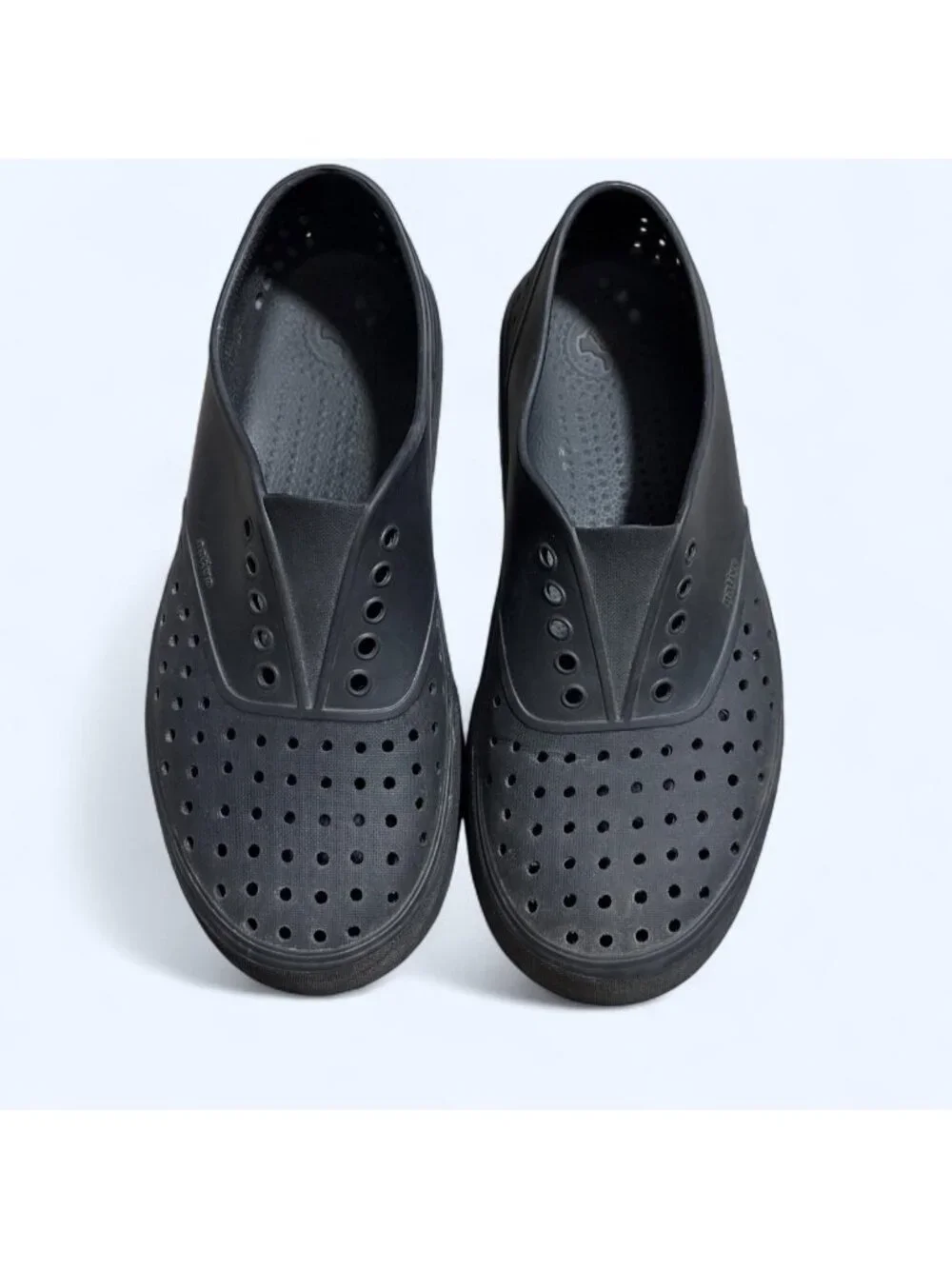 Native black slip-on clogs
